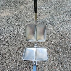 ビンテージバウルーアルミ製ダブルホットサンドメーカーの画像