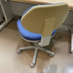 事務椅子の画像
