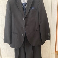 子供用スーツ　120センチの画像