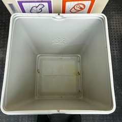 s0913601 引き取りor家財便 ゴミ箱 ペットボトル 空き缶 業務用 コンビニ アミューズメント 会場用 トラッシュボックス 45 90 中古品の画像