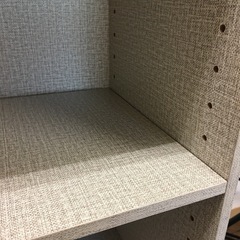 【組立済完成品】棚板可動式3段カラーボックス　ファブリックグレー（布目調ベージュ）の画像