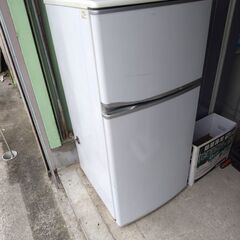 取引中　冷蔵庫　130l  2001年製