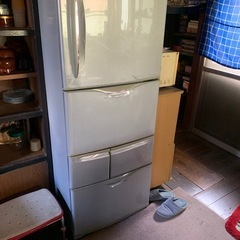 家具など色々あります　無料　減ってきましたがまだ残ってるのもありますの画像