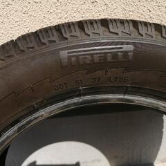 スタッドレスタイヤの画像