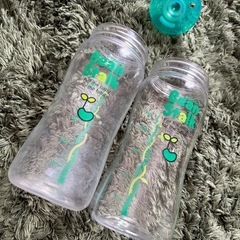 哺乳瓶2本の画像