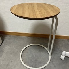 【引き渡し先決まりました】サイドテーブル　白