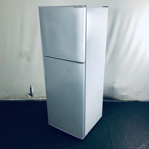 ID:rg219432 【自社配送エリア内限定】シャープ SHARP 冷蔵庫 一人暮らし 中古 2017年製 2ドア 225L シルバー ファン式 右開き SJ-D23B-S  【リユース品：状態B】【送料無料】【設置費用無料】