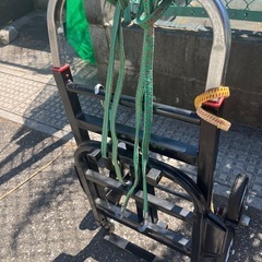 折りたたみ式　3輪 階段も登れる台車 ロープ付 の画像