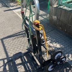 折りたたみ式　3輪 階段も登れる台車 ロープ付 の画像