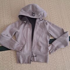 lulu lemon　ルルレモン　パーカー