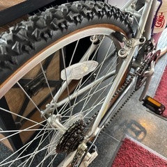 【ジモティー限定 49500円→39600円】USA MONTAGUE モンタギュー Biframe ビーフレーム 折りたたみ自転車 自転車 フルサイズマウンテンバイク マウンテンバイク バイク 21段階変速の画像