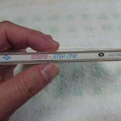 ♠　Step One Steps (ステップス)  　空前の大ブームを巻き起こしたステップス・ダンスを引っ提げデビューした彼等。その話題の曲「５，６，７，８」はカントリー・ミュージックとダンス・ポップの絶妙なブレンドで、この手には滅法弱い日本人にもあっという間に浸透の画像