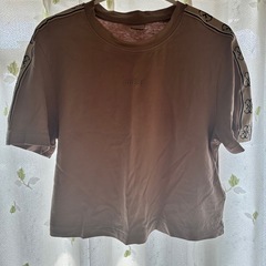 GUESS 半袖の画像