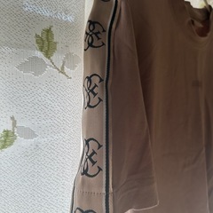 GUESS 半袖の画像