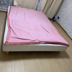 ダブルベッドの画像