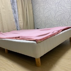 ダブルベッドの画像