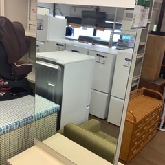 【引き取り限定中古家具】        鏡台         両面鏡の画像