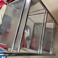 スチールラック　雑貨　手芸　小物　日用品　スプレー缶類　全部まとめての画像