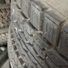 トラック用冬タイヤ＋鉄ホイール６本セット　7・00R16　12PR　LT　キャンター等に　発送不可引取限定の画像