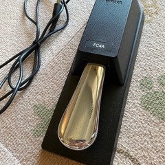 ヤマハ【美品】電子ピアノペダル　フットスイッチ　FC4A サステ...