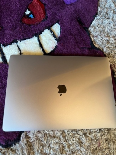 MacBook Pro 16インチ
