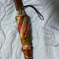 新品‼️　折りたたみ傘　花柄の画像