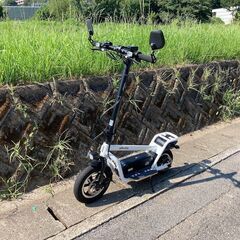 grafit LOM　電動スクーター　ホワイト