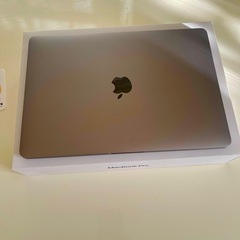 macbook pro 13.3inch 2020model 1TBの画像