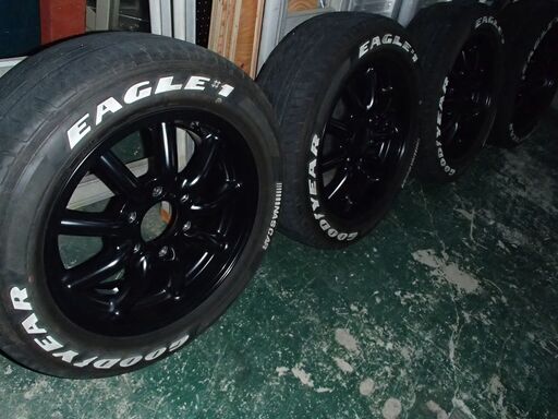 最終値引きです。　直接引取　200系 ハイエース定番 17インチ 6.5J+38 ファブレス バローネ 215/60R17 車検対応 中古品タイヤ ホイール 4本SET ガリキズ・パンクありません。  外側は目立ったキズありません。使用に伴う小さなキズです。グランドキャビン４WDに使っていました。