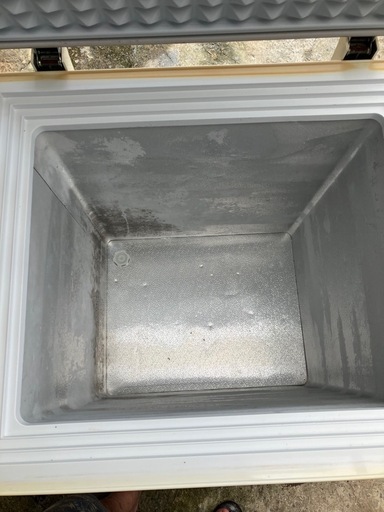 冷凍庫売ります。105リットル