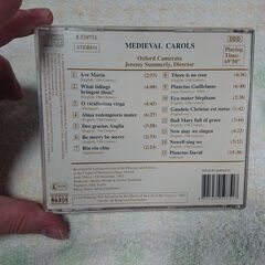 ♠　中世のキャロル（オックスフォード・カメラータ／サマリー）  Medieval Carols 　「15世紀イギリスのキャロルが10曲も収められており、中世イギリスのキャロルの資料としてたいへん貴重な一枚。オックスフォード大学ニュー・カレッジ聖歌隊出身の指揮者サマリーのテノールが聴けるのも興味深い。」 の画像