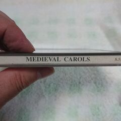 ♠　中世のキャロル（オックスフォード・カメラータ／サマリー）  Medieval Carols 　「15世紀イギリスのキャロルが10曲も収められており、中世イギリスのキャロルの資料としてたいへん貴重な一枚。オックスフォード大学ニュー・カレッジ聖歌隊出身の指揮者サマリーのテノールが聴けるのも興味深い。」 の画像