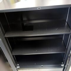 書庫 ロッカー 収納棚 オフィス用品 事務用品 店舗用品 什器 幅88cm×奥行41cm×高さ112cm  収納家具 ブラック系 南12条店の画像