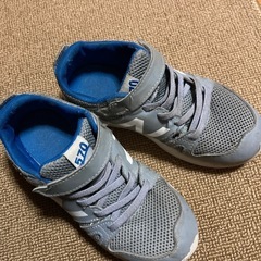 ニューバランス　スニーカー　　18くらい　　