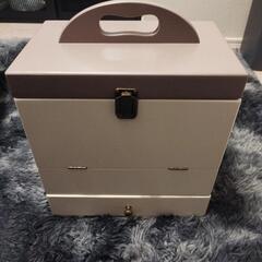 メイクボックス　化粧道具入れ