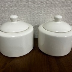 陶器の入れ物