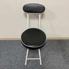 折り畳み椅子の画像