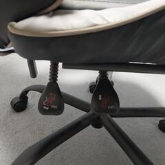 ゲーミングチェア　オットマン付き　の画像