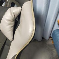 ゲーミングチェア　オットマン付き　の画像