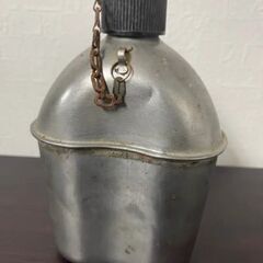 1944年のアメリカ製水筒の画像