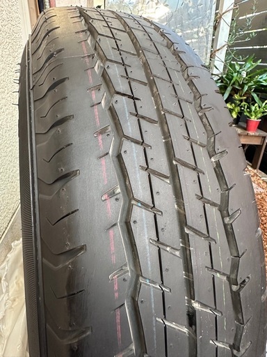 【値引き】ハイエース　新車外し　純正タイヤ ハイエース 新車外し 純正タイヤ 195/80R15 S-GLキャップ付き(純正品