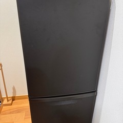 美品✨Panasonic 冷蔵庫  黒色 138L