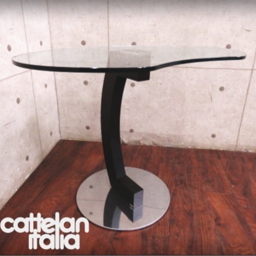 定価20万イタリアブランドのガラステーブル