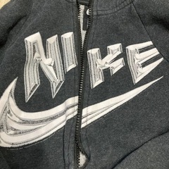 子供用NIKE パーカー　116〜122cmの画像