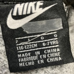 子供用NIKE パーカー　116〜122cmの画像