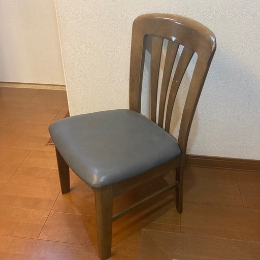 カリモク　ダイニングチェア　アームレス　オーク材　合皮　もう一脚有ります！