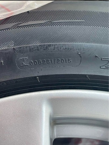 カムリ70系  トヨタ　
純正アルミ　215/55R17