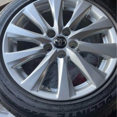 カムリ70系  トヨタ　
純正アルミ　215/55R17