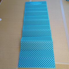 キャンプ　マット4つセットの画像