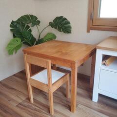 レゴテーブル チェア2脚付、ホワイト　IKEA キッズテーブルセットの画像